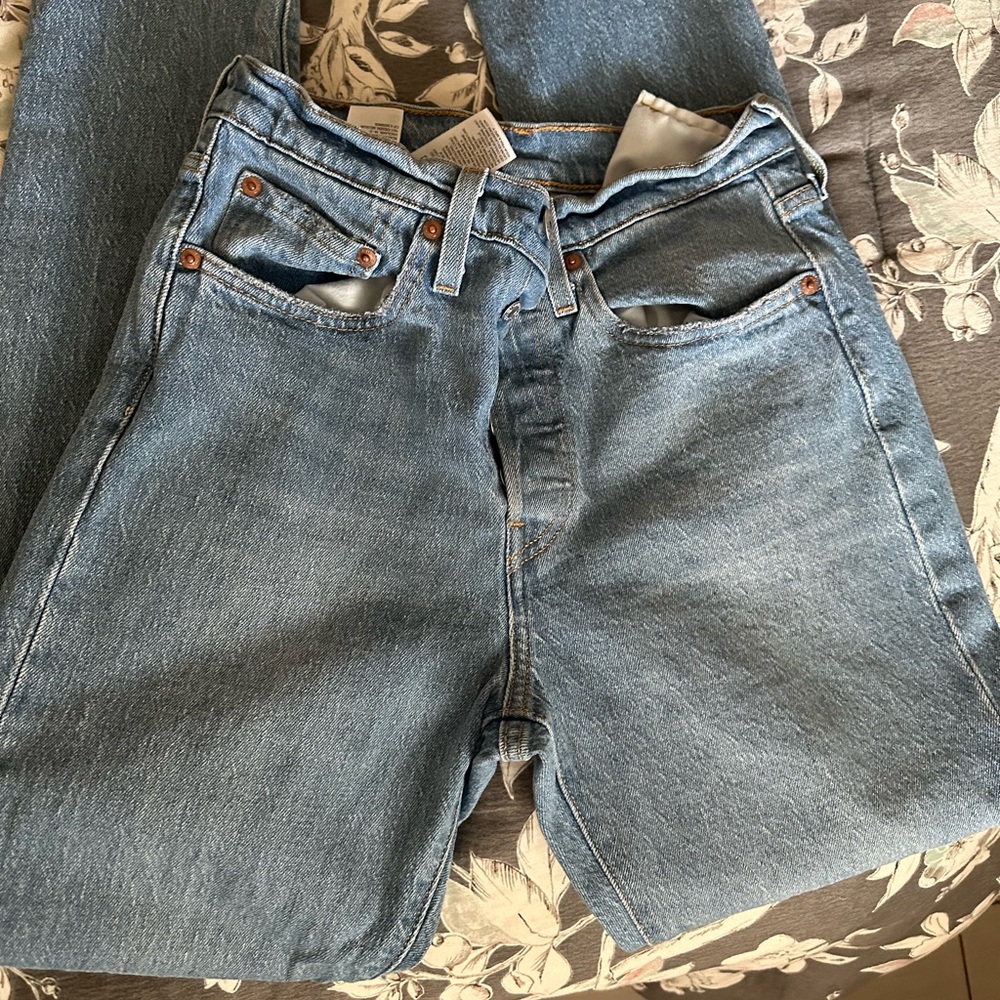 Levi’s women’s 501